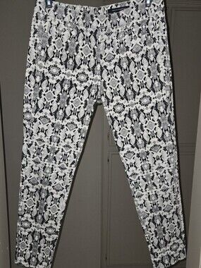 Straight leg jeans grey black white